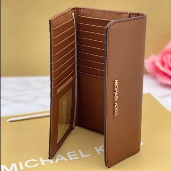 Michael Kors Trifold Wallet Luggage - Picture 5 of 10